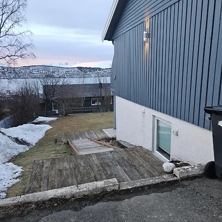 Pa Tomasjord 公寓 *